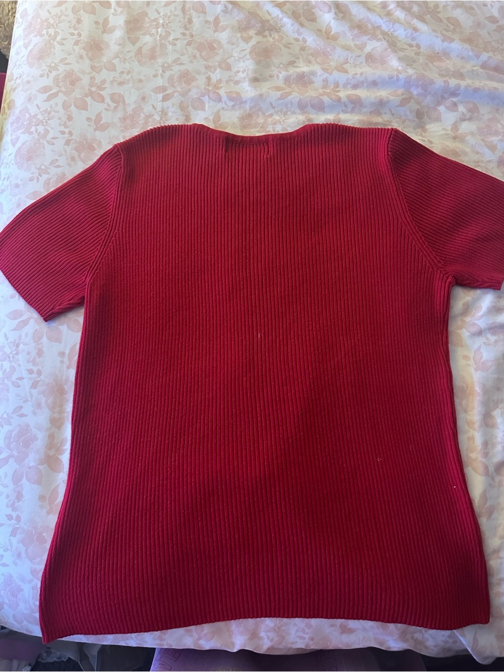 Red Ribbed Short Sleeve Sweater - Picture 5 of 5